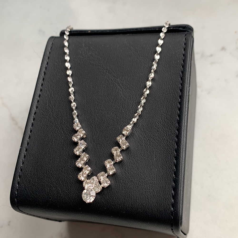 Sparkly Rhinestone Necklace - Picture 3 of 4